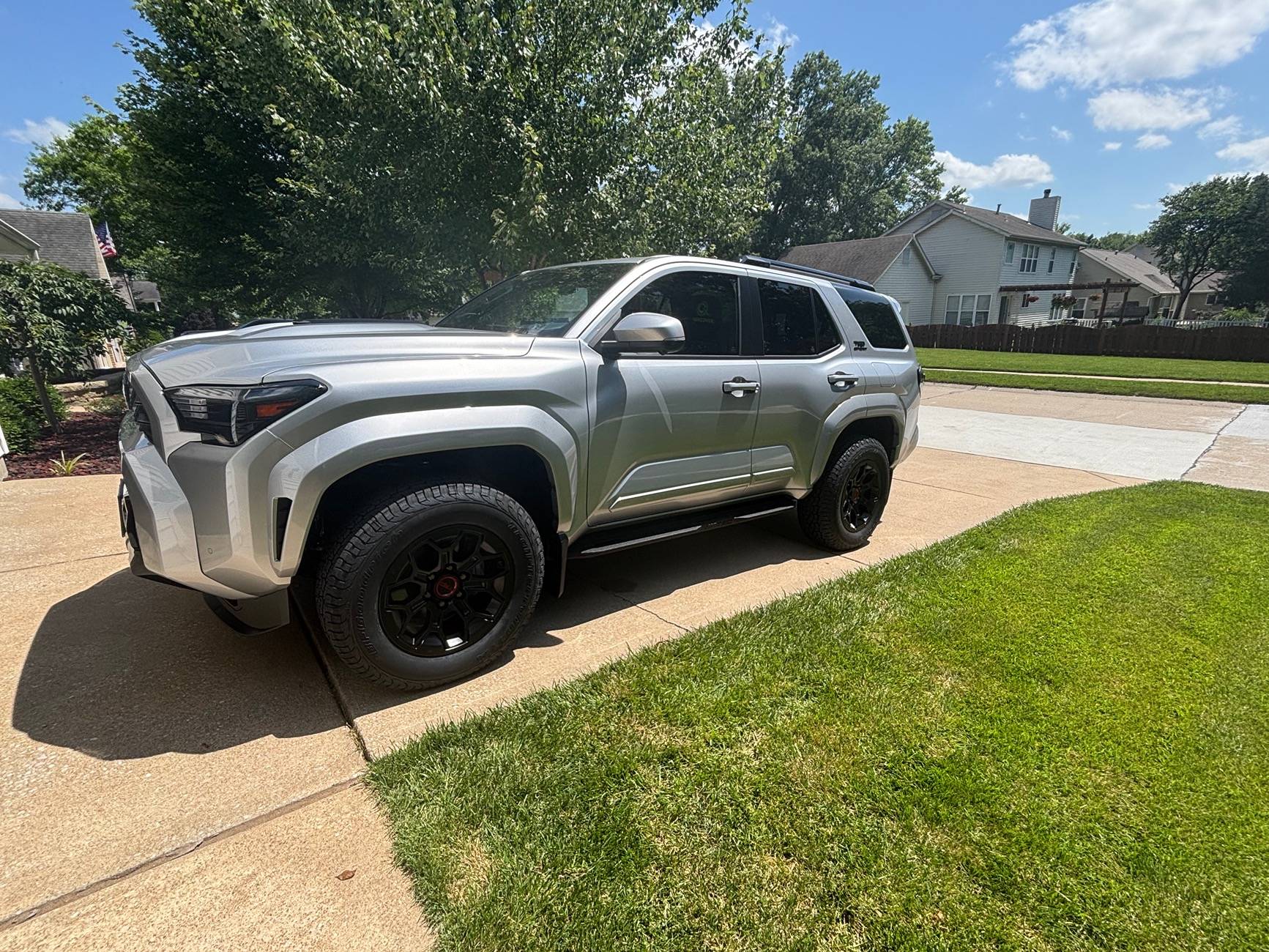 2025 Toyota 4runner New 2025 TRD SPORT Looking for Black wheel options and tire sizes IMG_6874