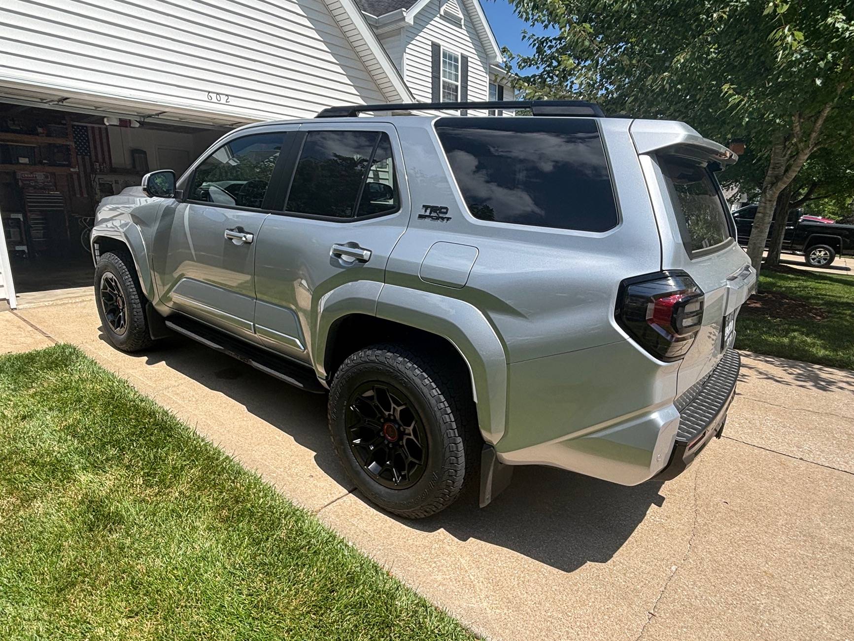 2025 Toyota 4runner New 2025 TRD SPORT Looking for Black wheel options and tire sizes IMG_6872