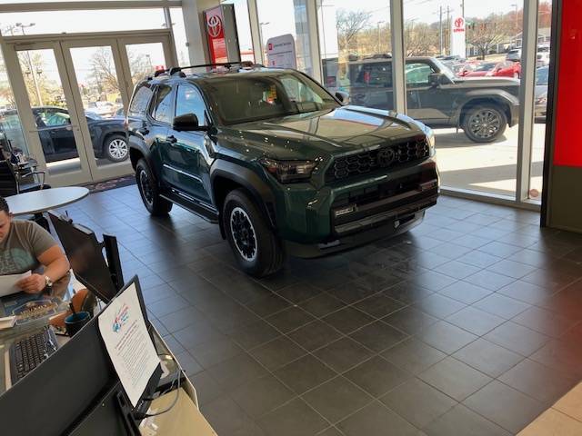 2025 Toyota 4runner SR5 Owners - What do you think? 4Runner Dealer-1A