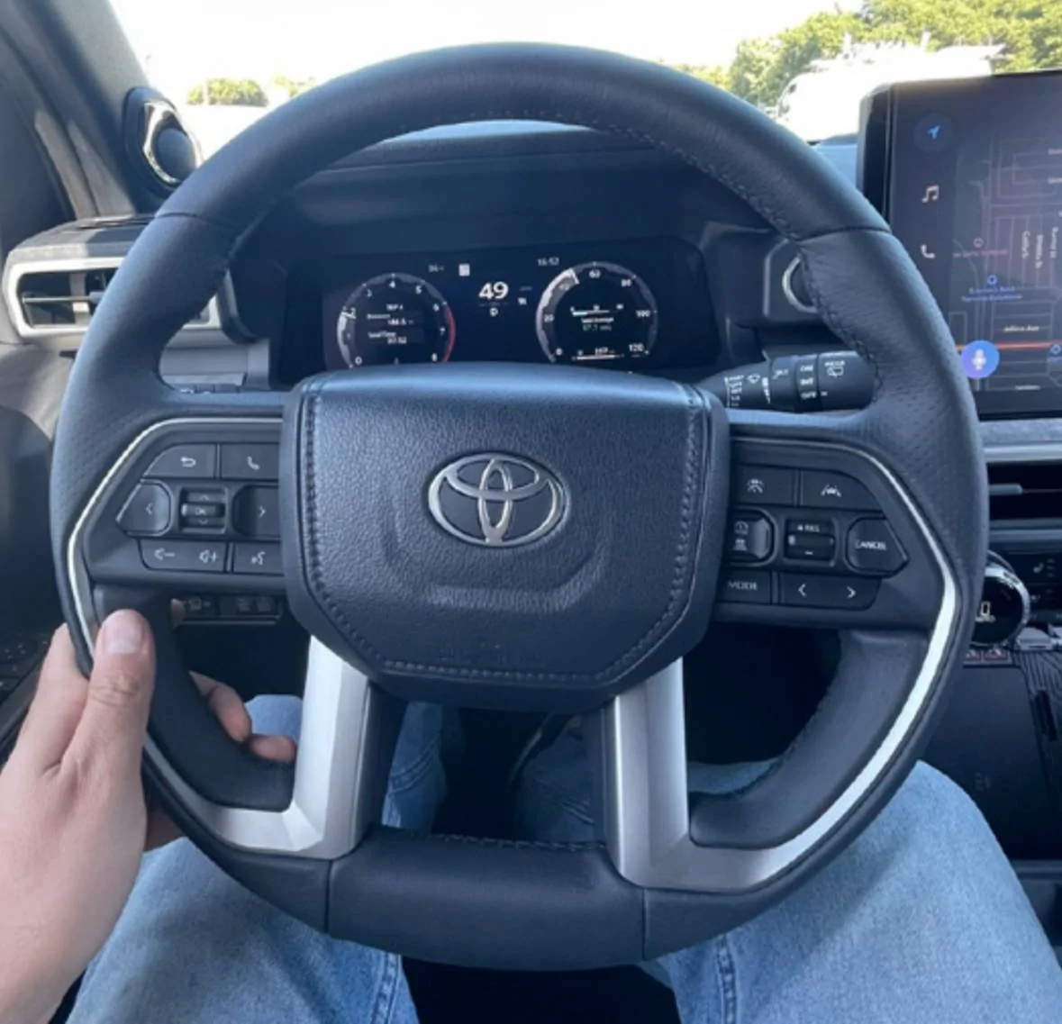 2025 4runner 6th gen Slight pull to right…possible alignment…maybe from shipping?? IMG_5956