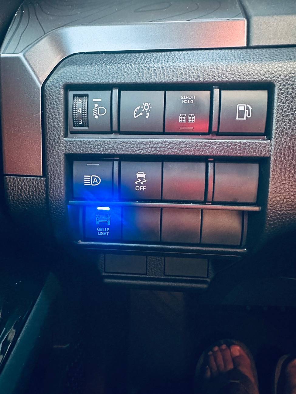 2025 4runner 6th gen Grill lights installed with OEM dash panel switch / button IMG_4091