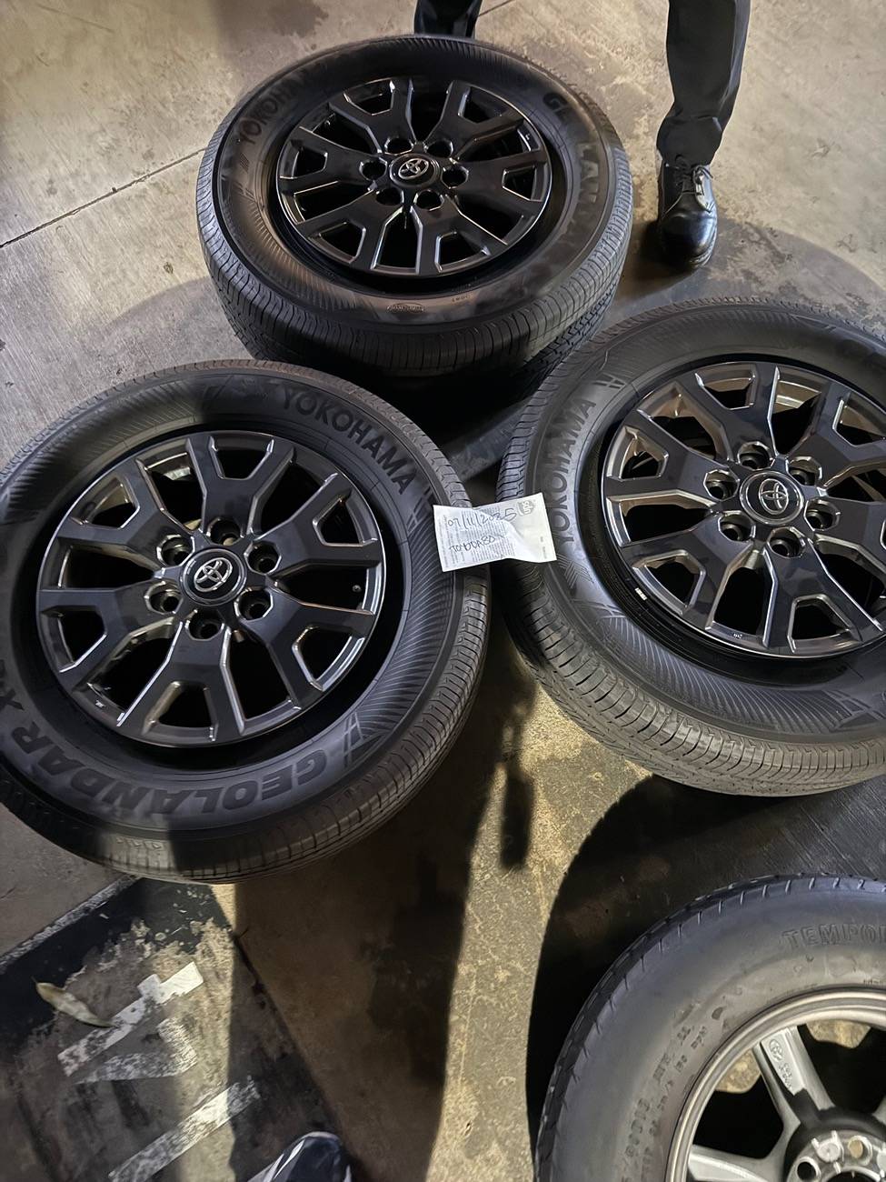 2025 4runner 6th gen WTS SR5 full size spare rim with tire IMG_0088