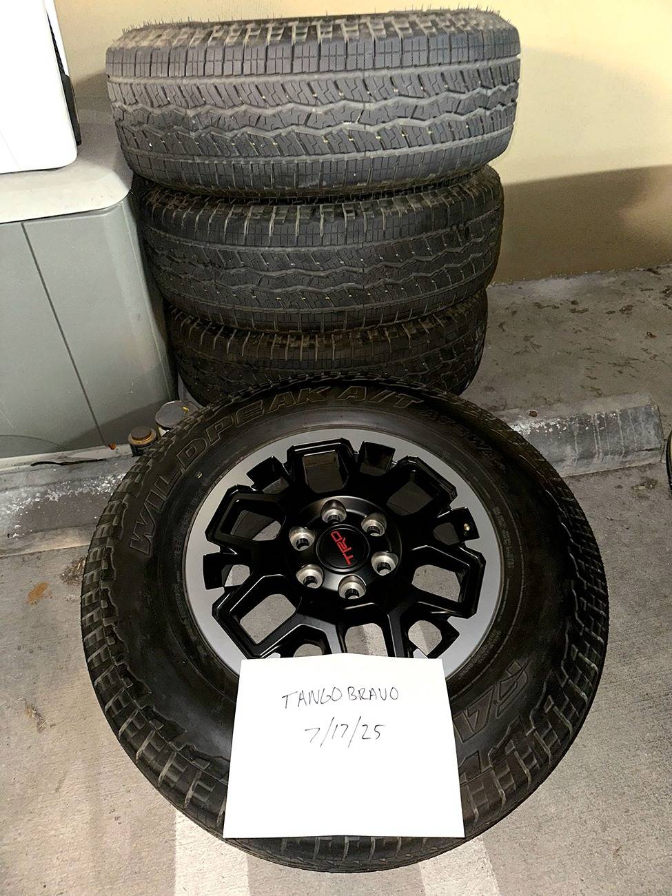 2025 4runner 6th gen WTS: TRD Offroad Premium takeoffs. Wheels, Lugs, Tires $950 OBO IMG_2007