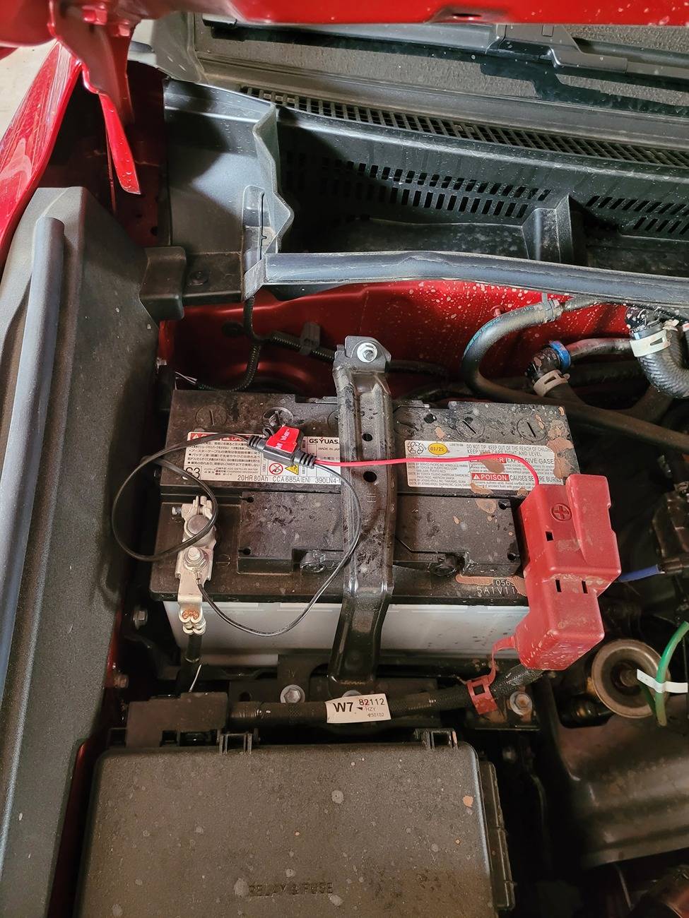 2025 Toyota 4runner Found a strange device under the hood Batery wires