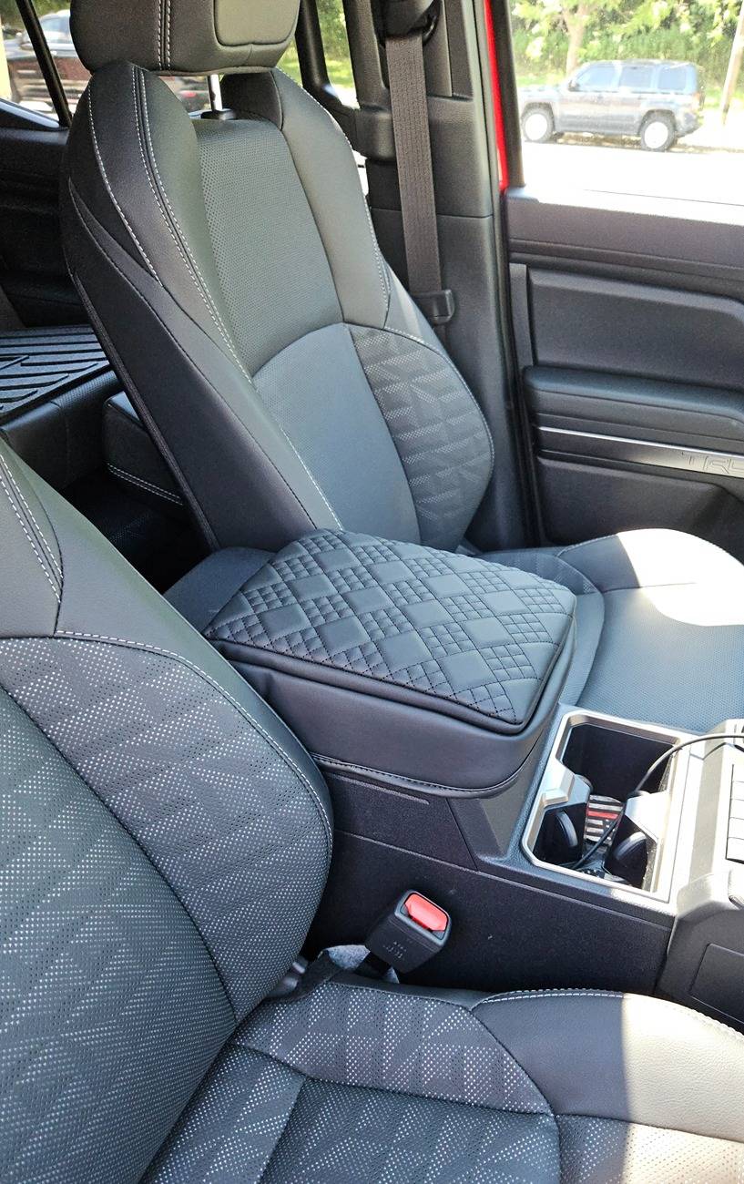 2025 4runner 6th gen Zekzoop backseat covers and door sill protector installed 1000146736