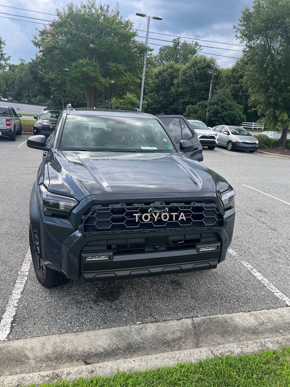 2025 4runner 6th gen Grille swap to Trailhunter Grille on SR5 - install tips? IMG_5095