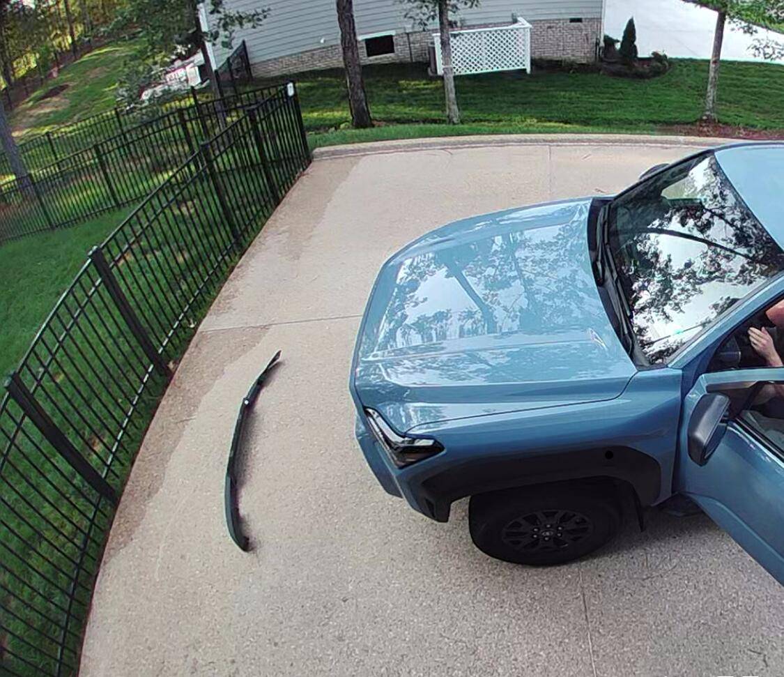 2025 4runner 6th gen Air dam falling off 1753302757711-i4