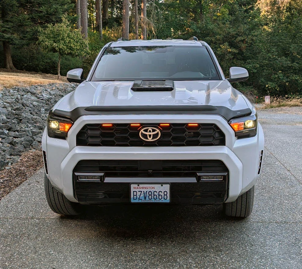 2025 4runner 6th gen Installed Raptor Lights on 4Runner TRD Sport Premium grille raptor lights 2025 4runnder trd sport