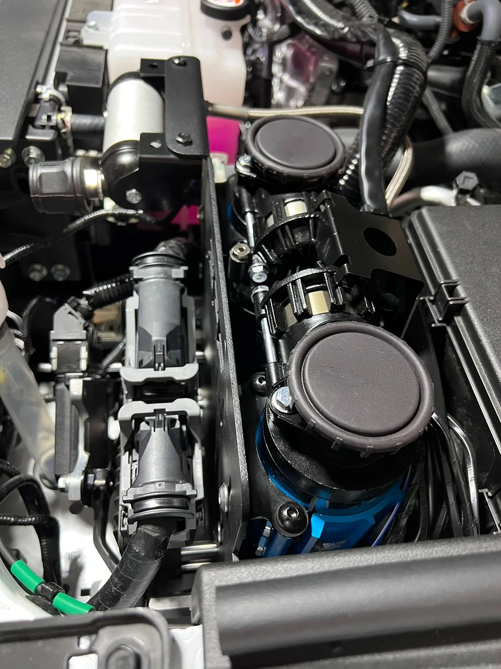 2025 4runner 6th gen Air compressor installed with BPF 2025+ 4runner twin compressor mount IMG_1873