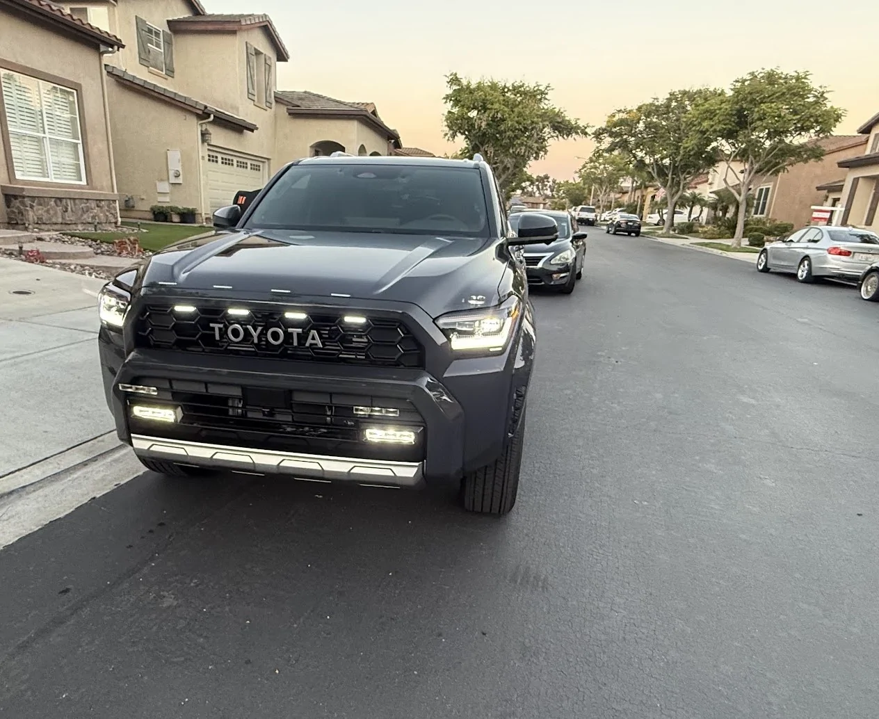 2025 4runner 6th gen Installed the Heritage Grille (Trailhunter) and Raptor Lights on my SR5 IMG_331t8