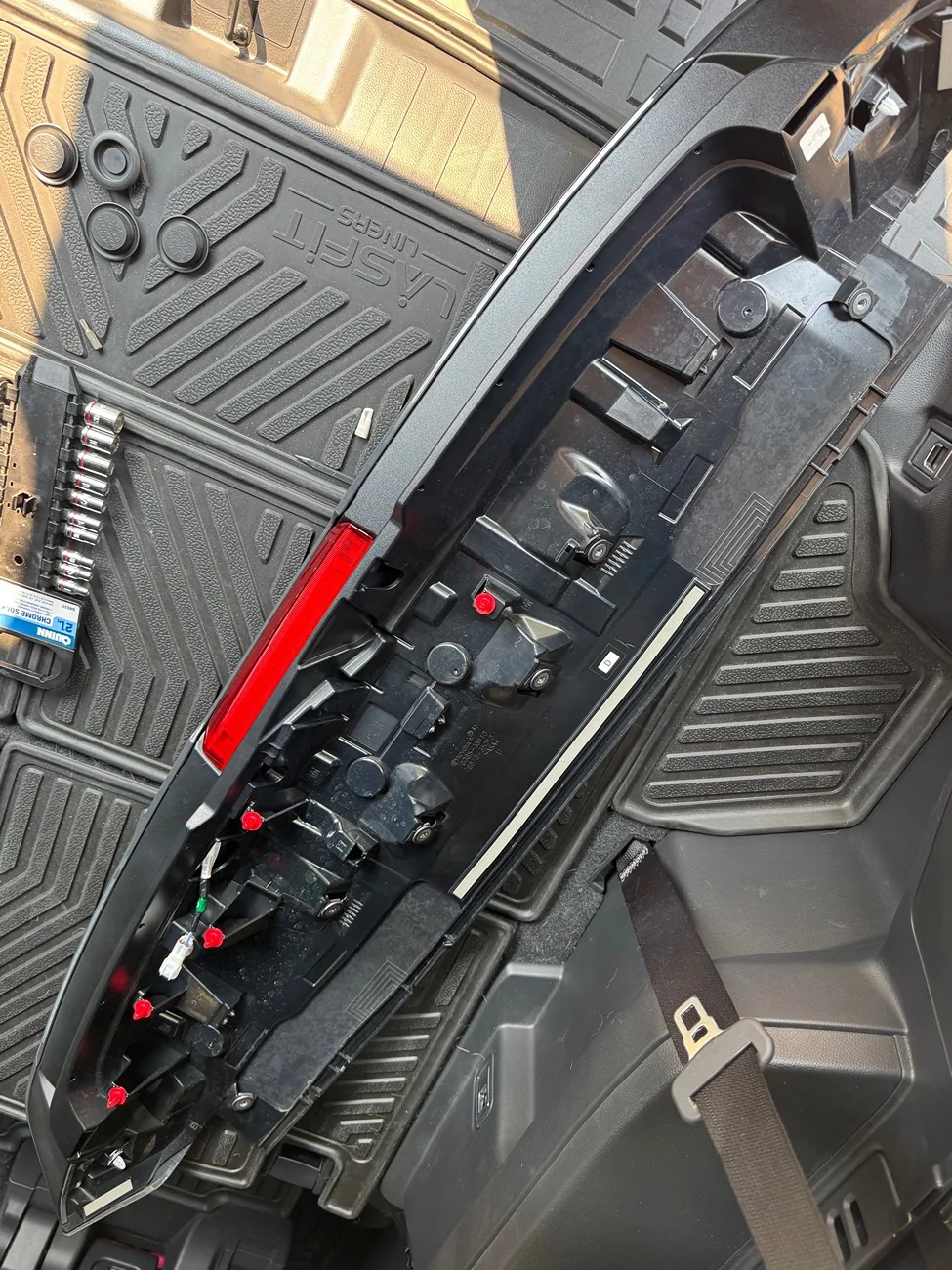 2025 4runner 6th gen Rear Spoiler Squeak and Rattles Fix w/ Felt Tape (Teardown Look) IMG_2834