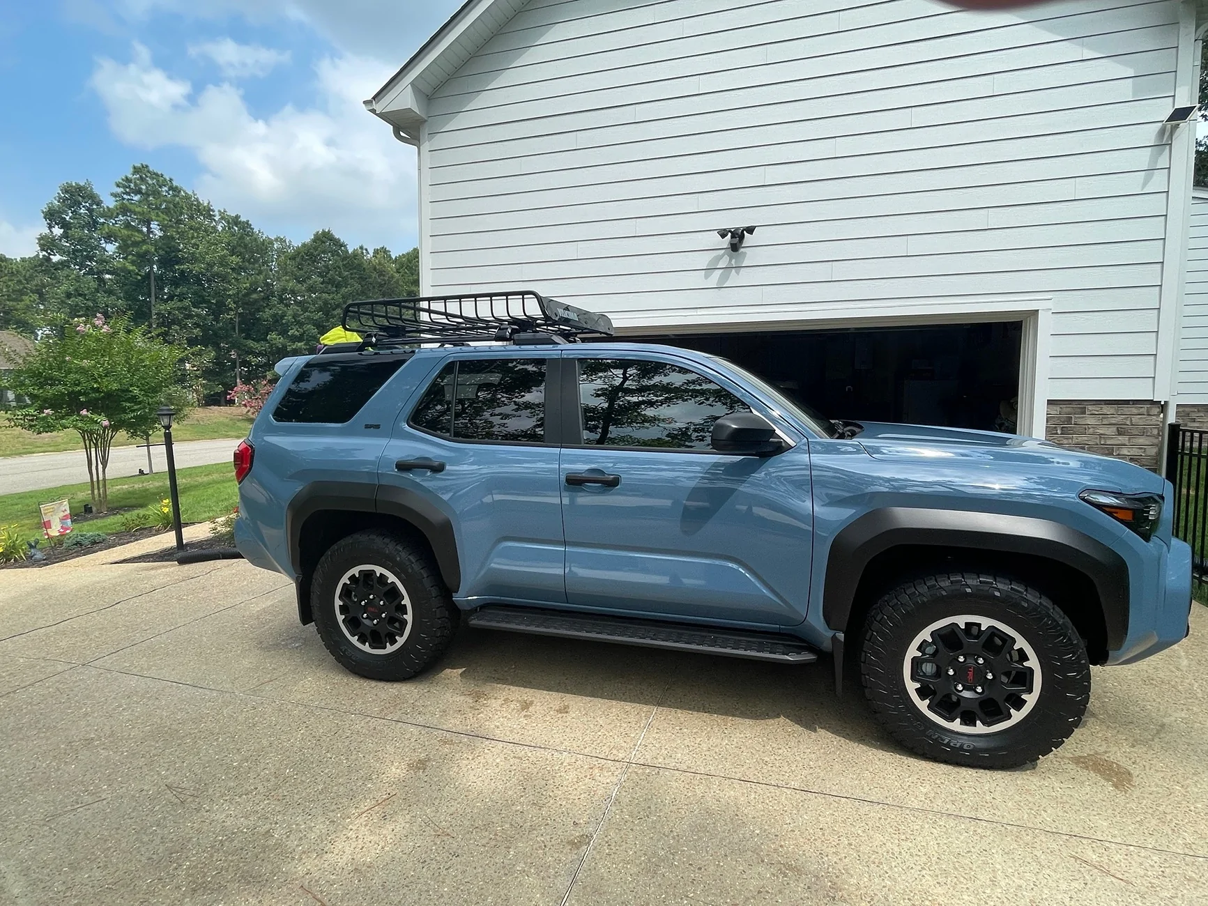 2025 4runner 6th gen Help with factory crossbars measurement - Will my rooftop cargo box fit? IMG_9162
