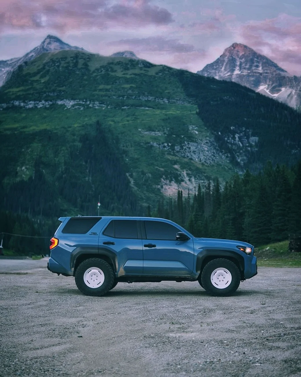 2025 4runner 6th gen 35's on TRD Off-Road with stock suspension + fifteen52 white wheels + Nitto Trail Grappler M/T 35x11.50R17 LT 525751086_17853004536505673_8572465270743873211_n