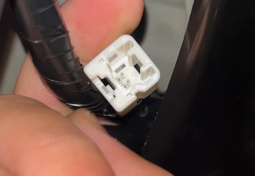 2025 4runner 6th gen 2-pin Male electrical connector, cargo lights IMG_4682