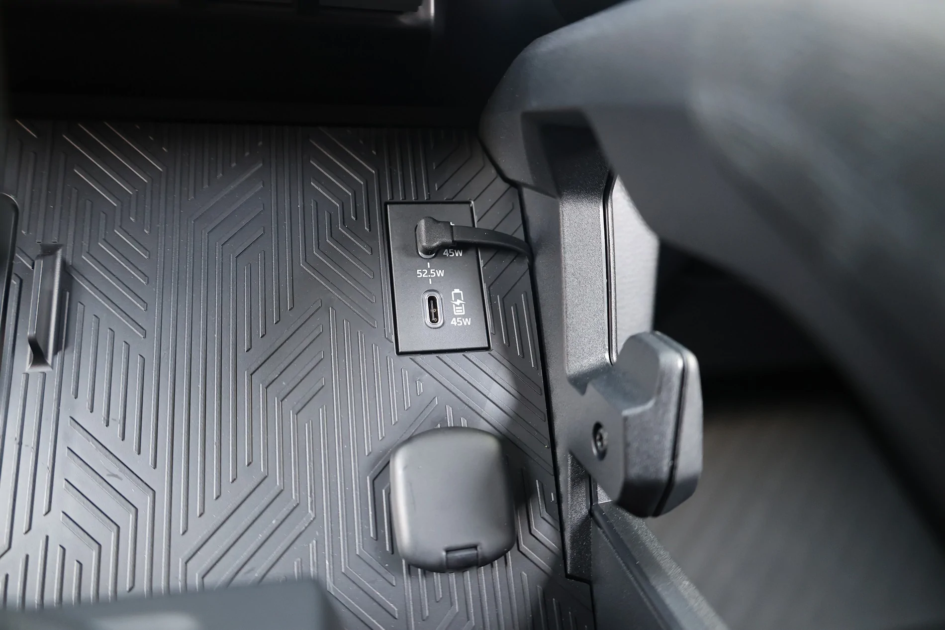 2025 4runner 6th gen USB-C Adapter Port Installed in Center Console 6X1A0778