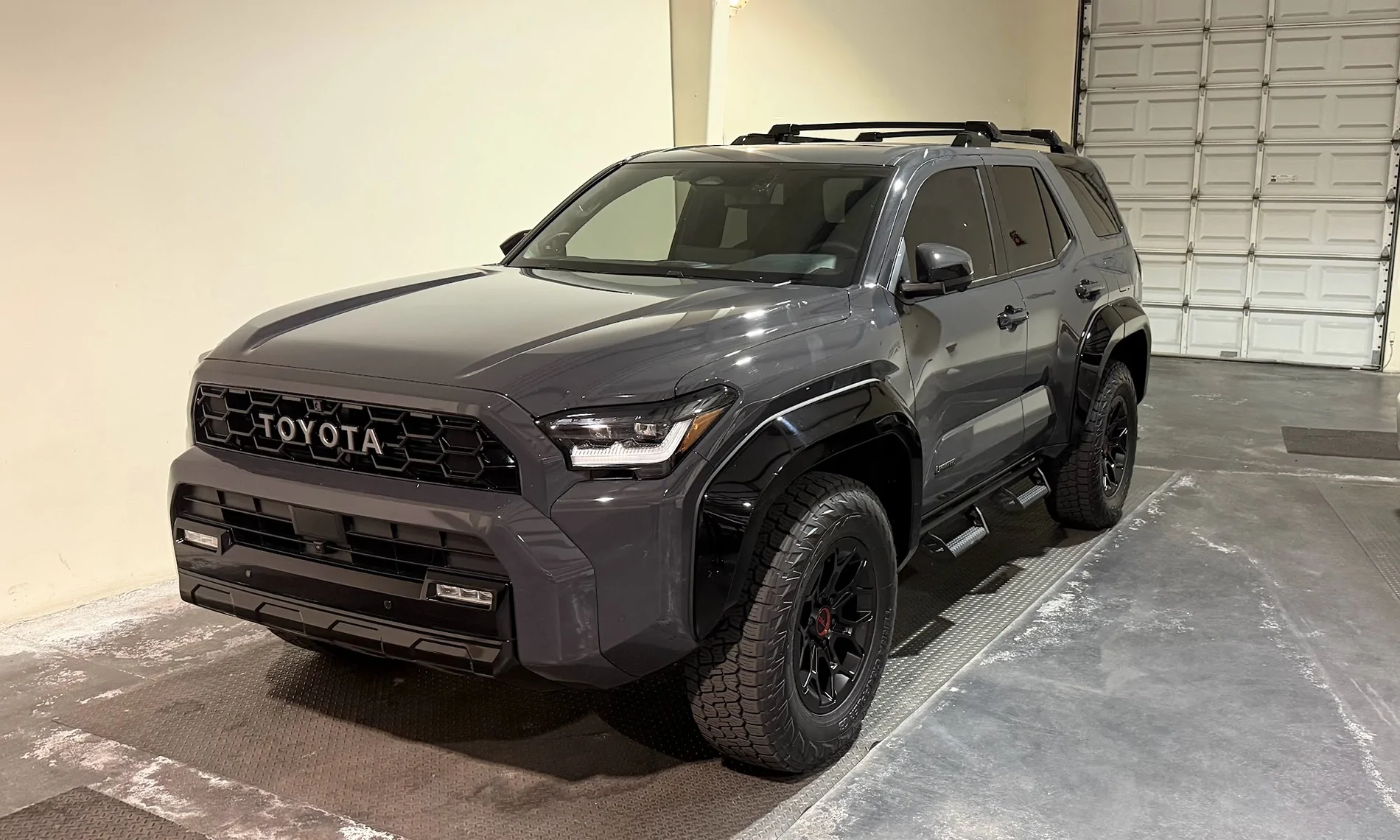 2025 4runner 6th gen De-chrome 2025 4Runner Limited - how are you doing it? ddddd