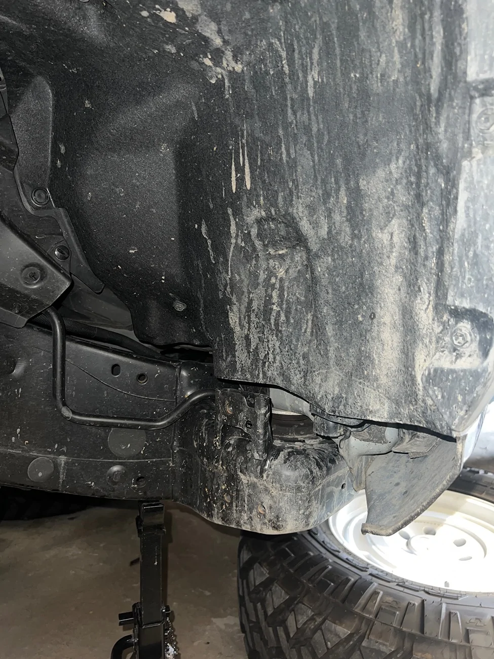 2025 4runner 6th gen 35's on TRD Off-Road with stock suspension + fifteen52 white wheels + Nitto Trail Grappler M/T 35x11.50R17 LT IMG_7235