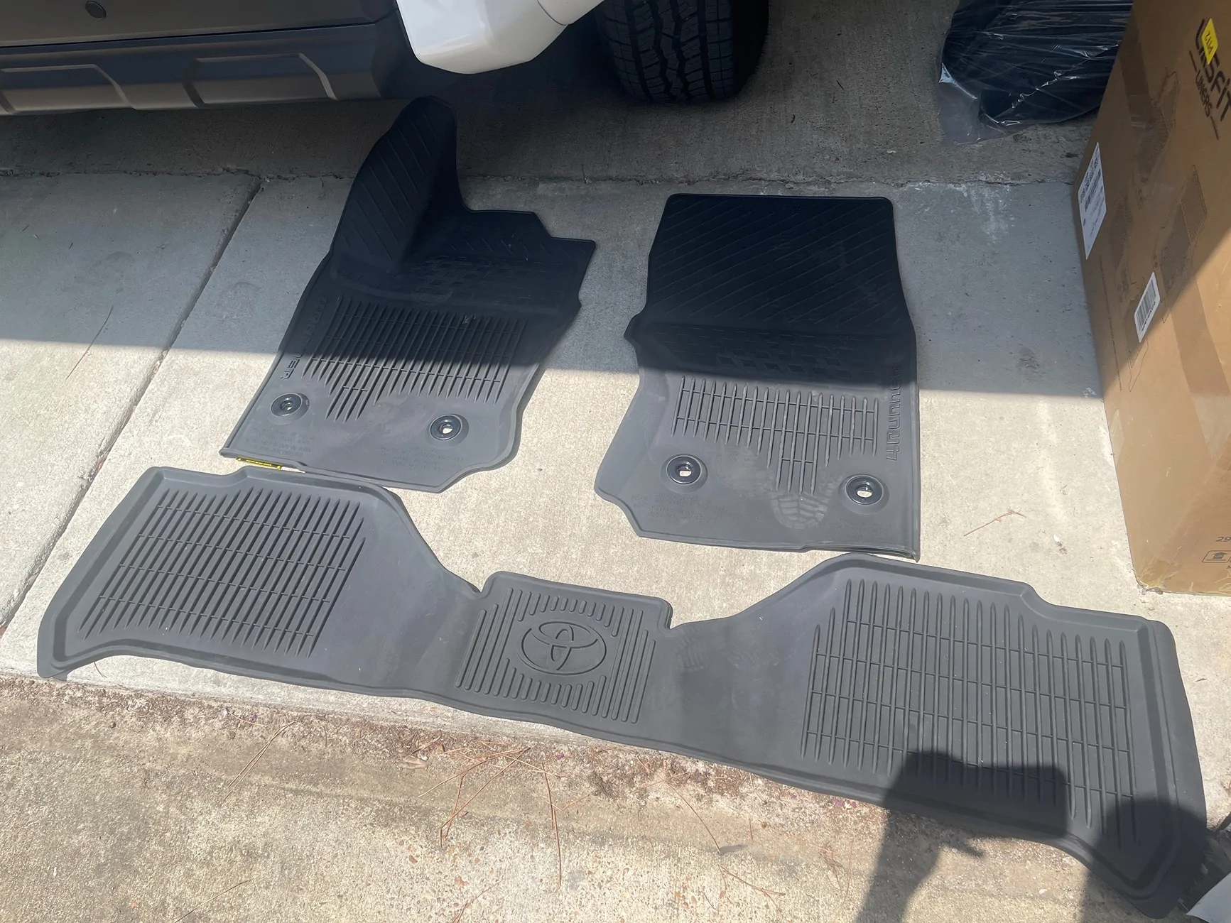 2025 4runner 6th gen oem crossbar, mats IMG_5310