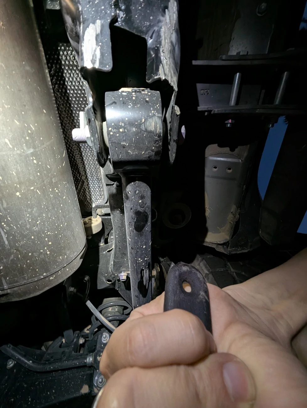 2025 4runner 6th gen Bent rear upper control arm mount PXL_20250829_033734525