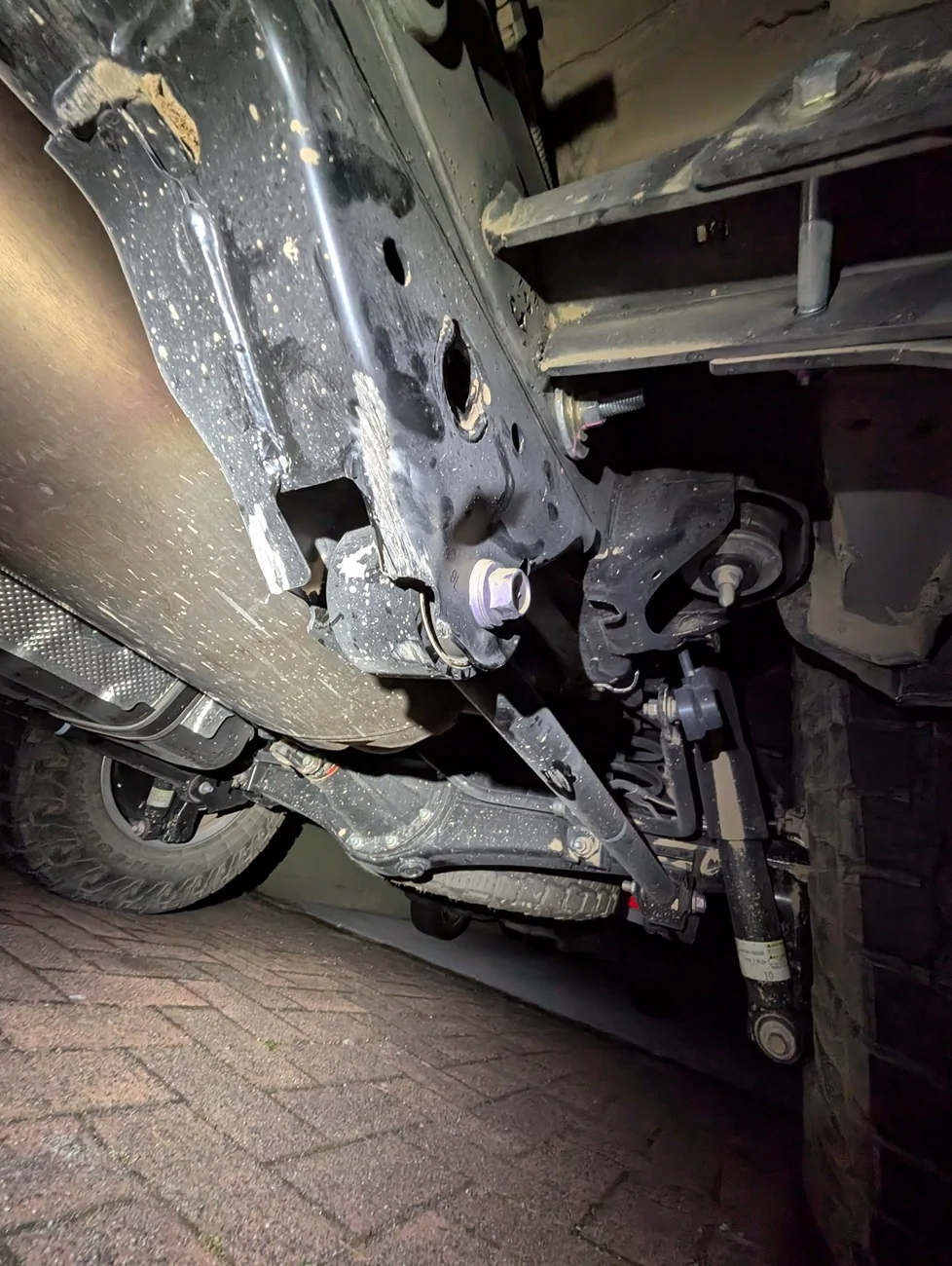 2025 4runner 6th gen Bent rear upper control arm mount PXL_20250829_033927069