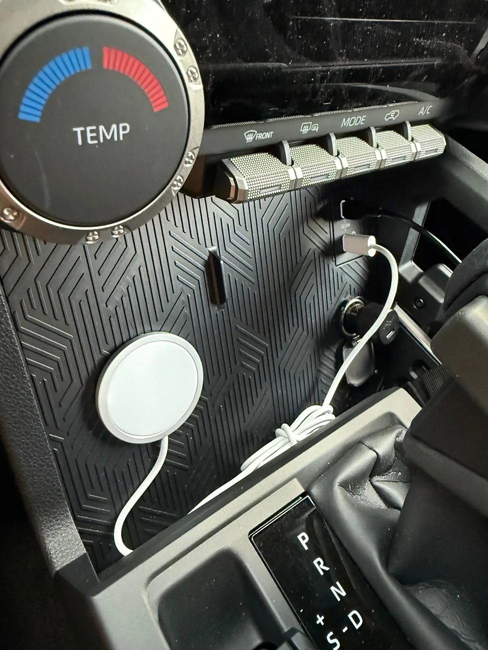 2025 4runner 6th gen Easy SR5 MagSafe charger install in center console - DIY IMG_0758