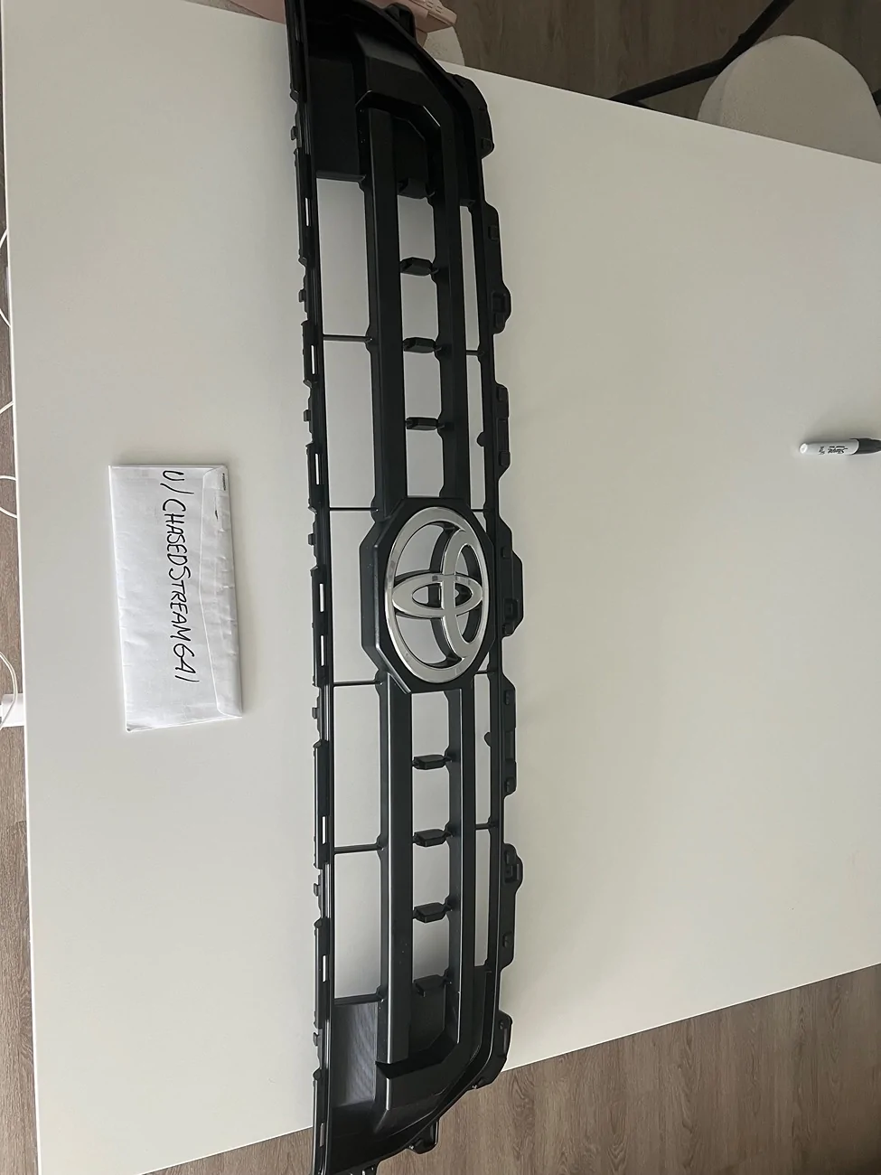 2025 4runner 6th gen WTS SR5 upper grill- 50$ OBO IMG_5294