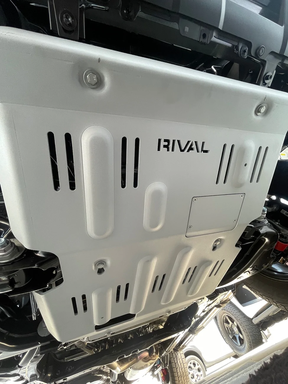 2025 4runner 6th gen Rival 4x4 Lower control arms (LCA) skid plates, transfer case skid plate, and transmission skid plate now installed IMG_2910