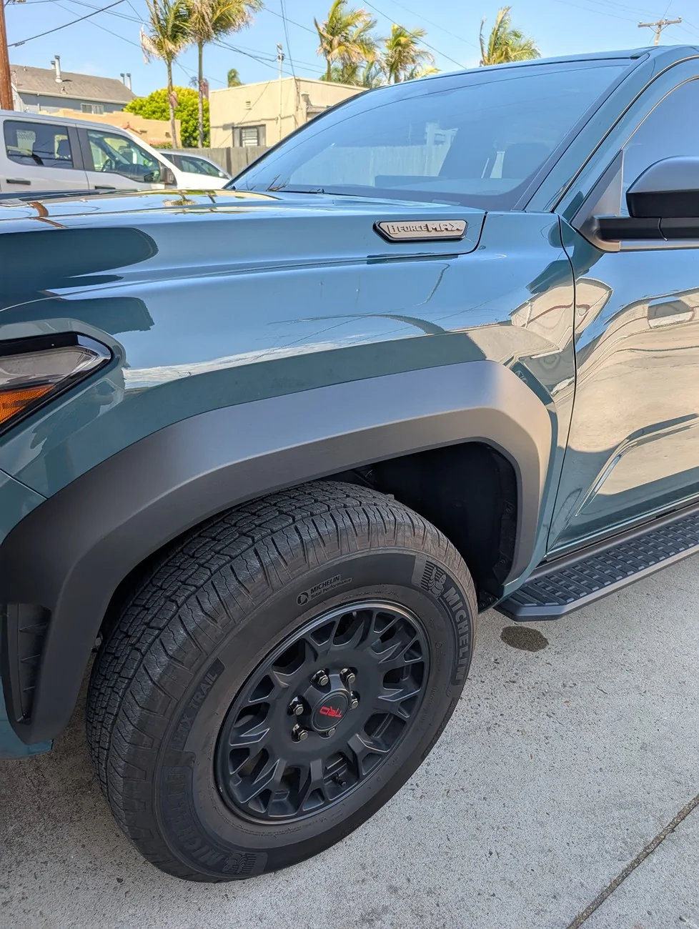 2025 4runner 6th gen Bronze Center Caps on Everest w/ Bronze Badges PXL_20250902_214816124