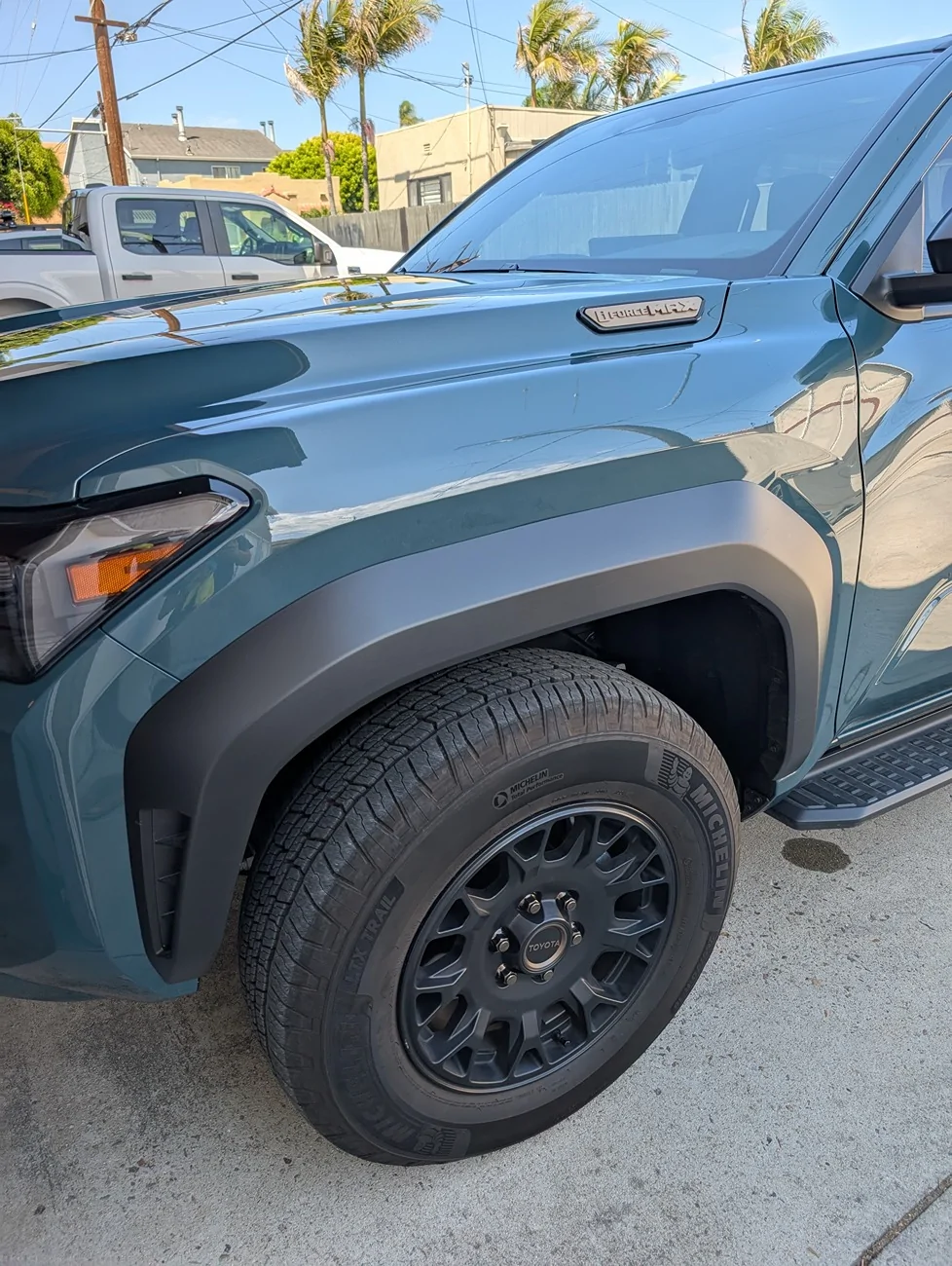 2025 4runner 6th gen Bronze Center Caps on Everest w/ Bronze Badges PXL_20250902_215006103