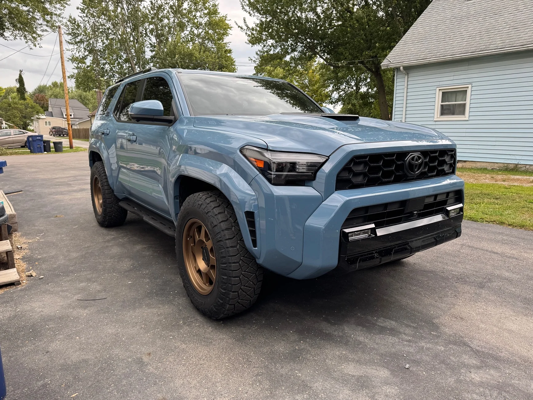 2025 4runner 6th gen Heritage Blue TRD Sport Build: AFE intake & exhaust, Bronze Method 701 +25 offset, Ridge Grappler tires (265/70/18) IMG_2315