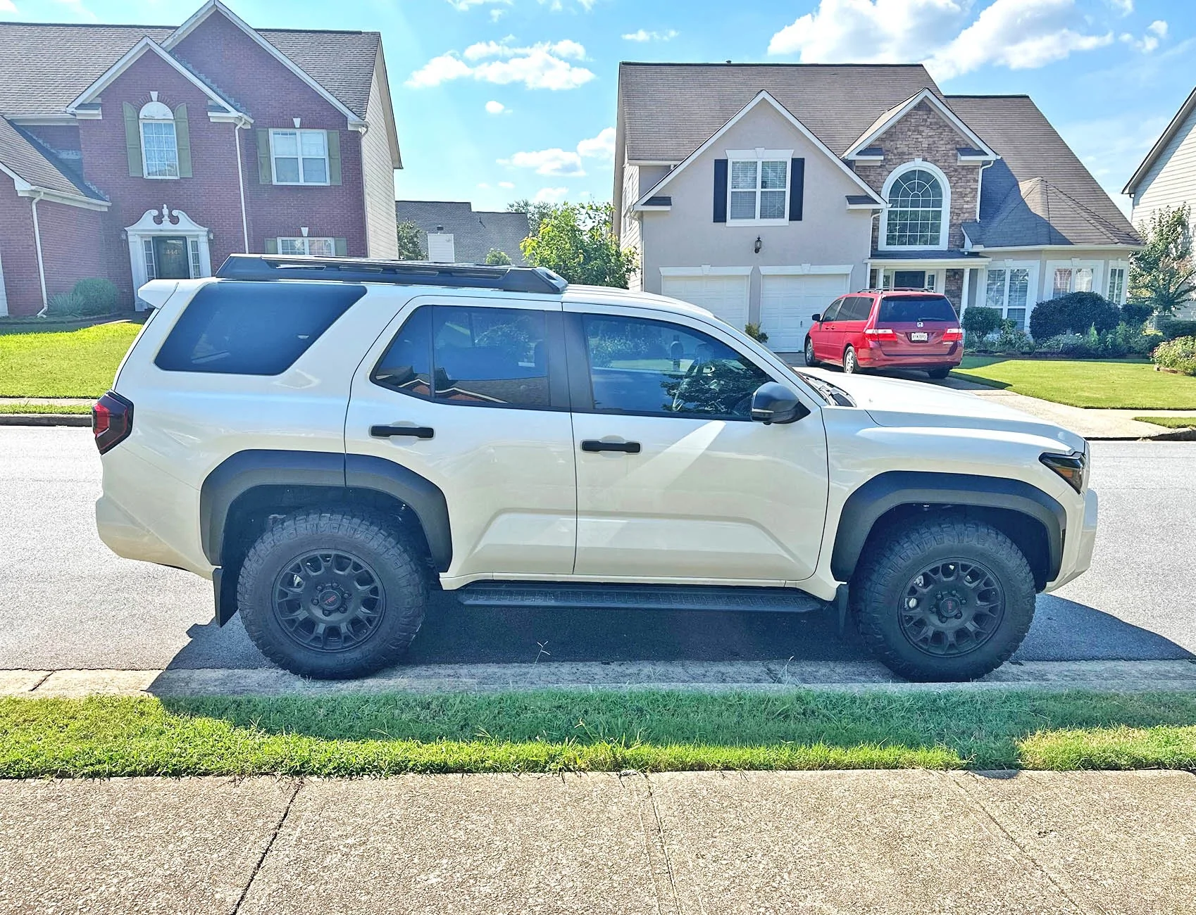 2025 4runner 6th gen Before and after 2” leveling kit from Rough Country IMG_0022