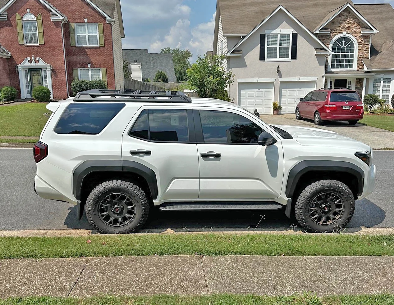 2025 4runner 6th gen Before and after 2” leveling kit from Rough Country IMG_0061
