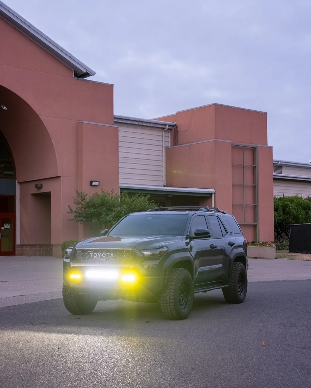 2025 4runner 6th gen Aftermarket Wheels, Bigger Tires, Lift Kits (Compilation) for 2025+ 4Runner 6th Gen -- Add Yours! TRD Pro grill on Off-Road Premium Baja Boss 285:70:17 tires Fifteen52 Turbomac HD Class 17x8