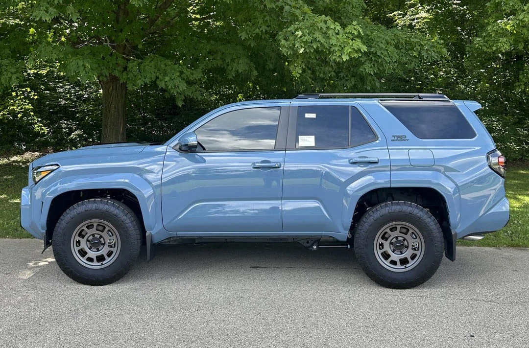 2025 4runner 6th gen Which 17" wheel would you choose for a Heritage Blue Limited? Fifteen52 Analog HD vs. Black Rhino Congo method 705 wheels 2025 4runner 6th gen heritage blu