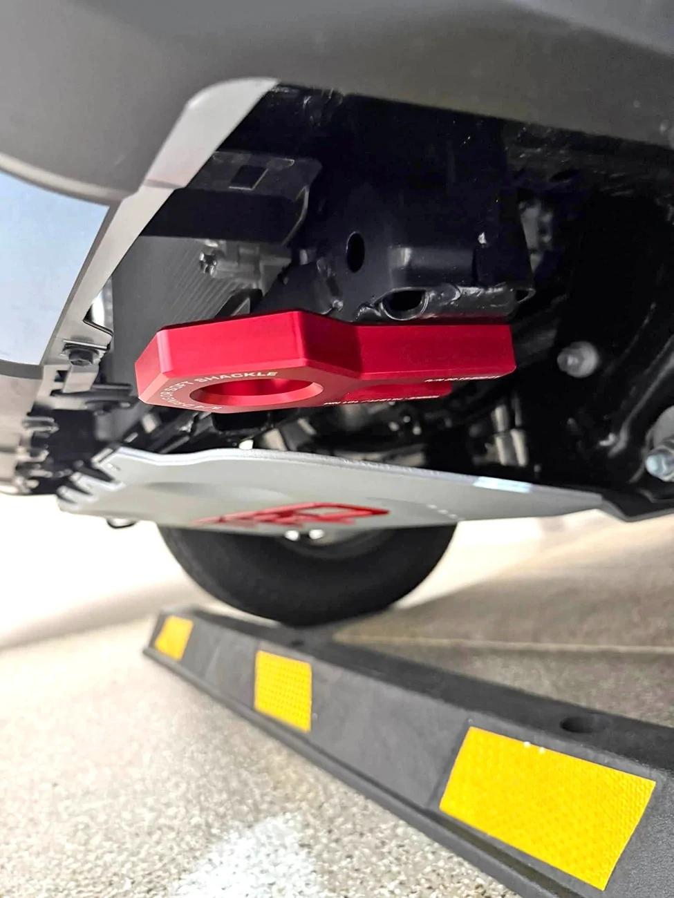 2025 4runner 6th gen SXTH recovery tow hooks points (Red) installed on 4runner 6th gen SXTH recovery tow hook points (Red) installed 4