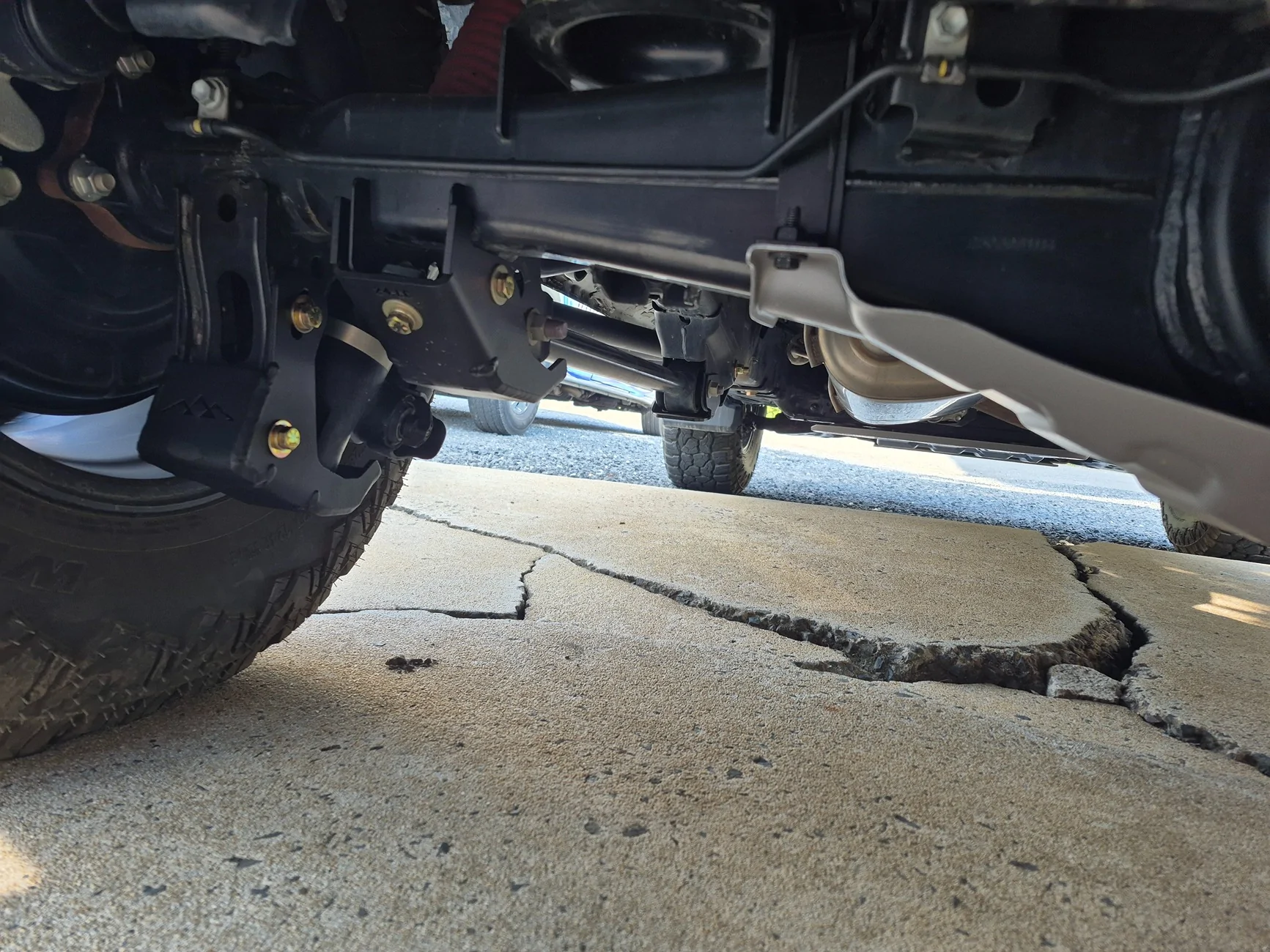 2025 4runner 6th gen OEM differential skid plate, RCI Front and Rear lower control link skids, LCA skids and rear shock skids installed 20250913_170905