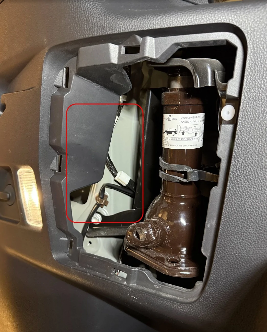 2025 4runner 6th gen Onboard air and auxiliary battery setups -- your preferences? 2025-09-14_11-14-36