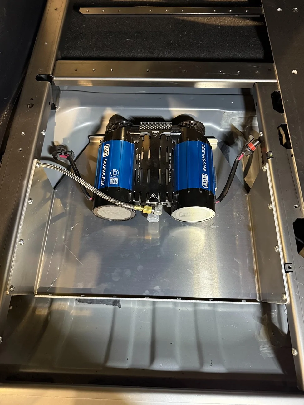 2025 4runner 6th gen Onboard air and auxiliary battery setups -- your preferences? Brushless_2