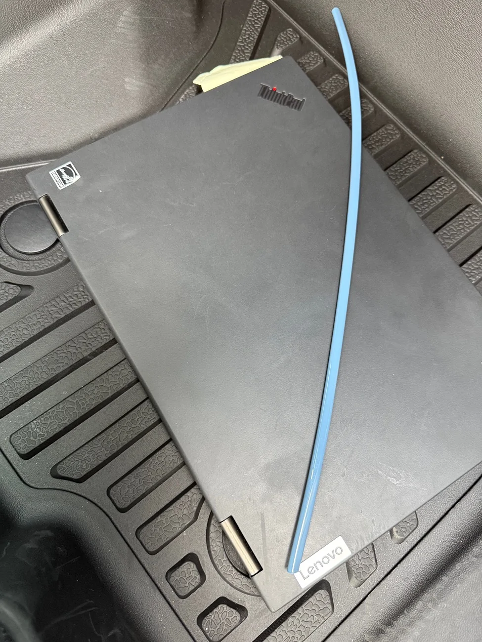 2025 4runner 6th gen What's this blue thing sticking out of my dash? IMG_6214