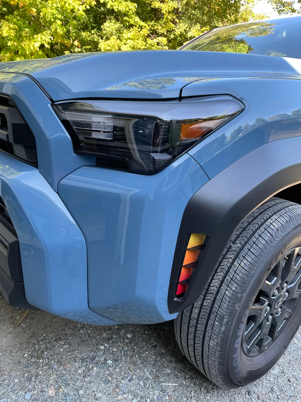 2025 4runner 6th gen Debadged / badgeless TRD ORP Ice Cap (w/ Heritage colors gradient fender vent decals) IMG_9390