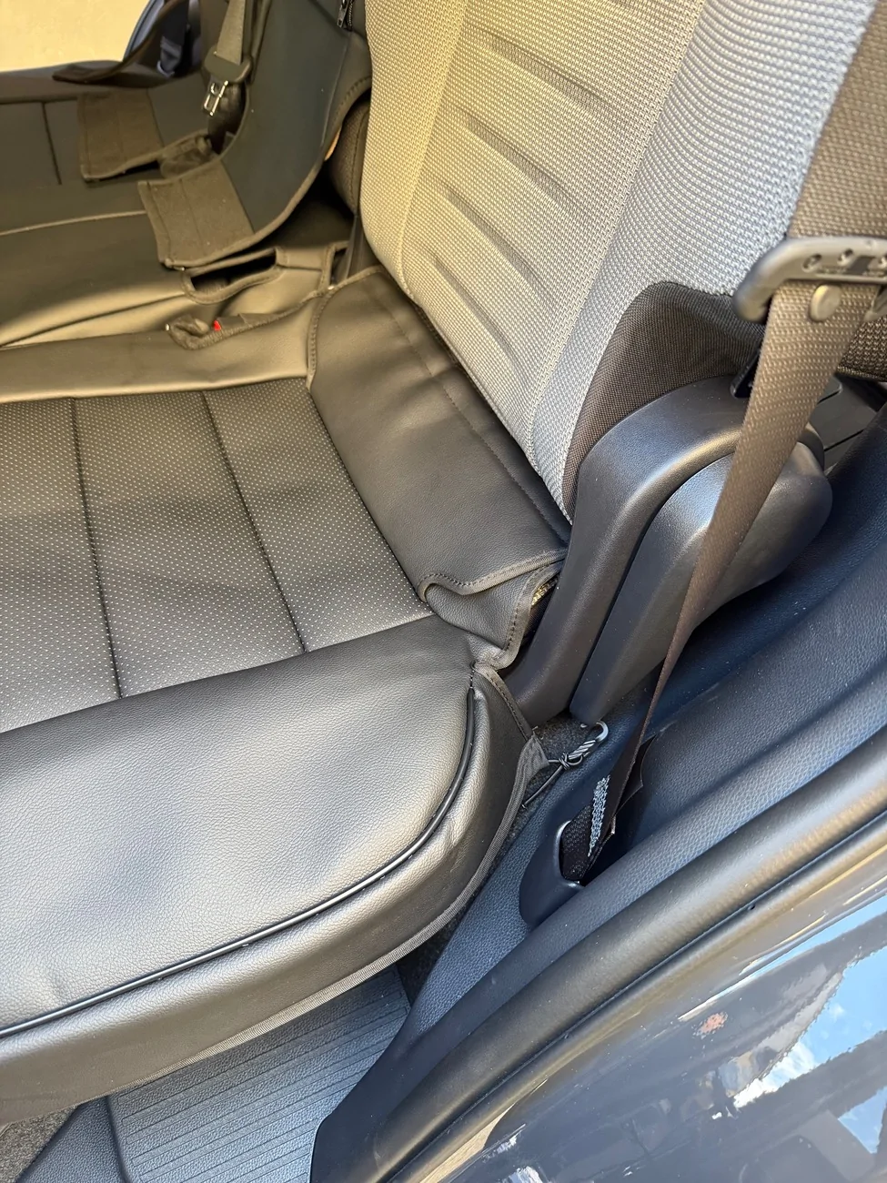 2025 4runner 6th gen EKR faux leather seat covers installed on 6th gen 4Runner SR5 -- photos, install tips, review IMG_5348