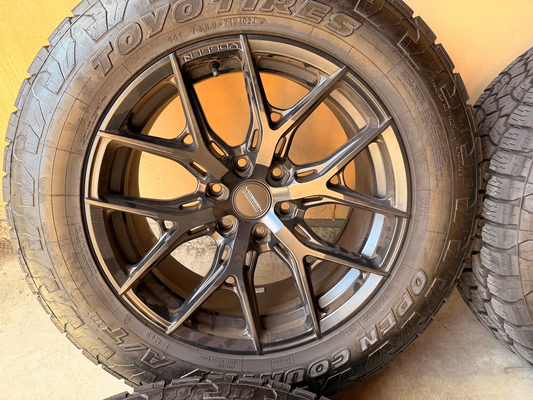 2025 4runner 6th gen Vossen HF6-4 20x9 (+18) w/ Toyo AT III 275/60/20 (33") Tires - Los Angeles IMG_6636