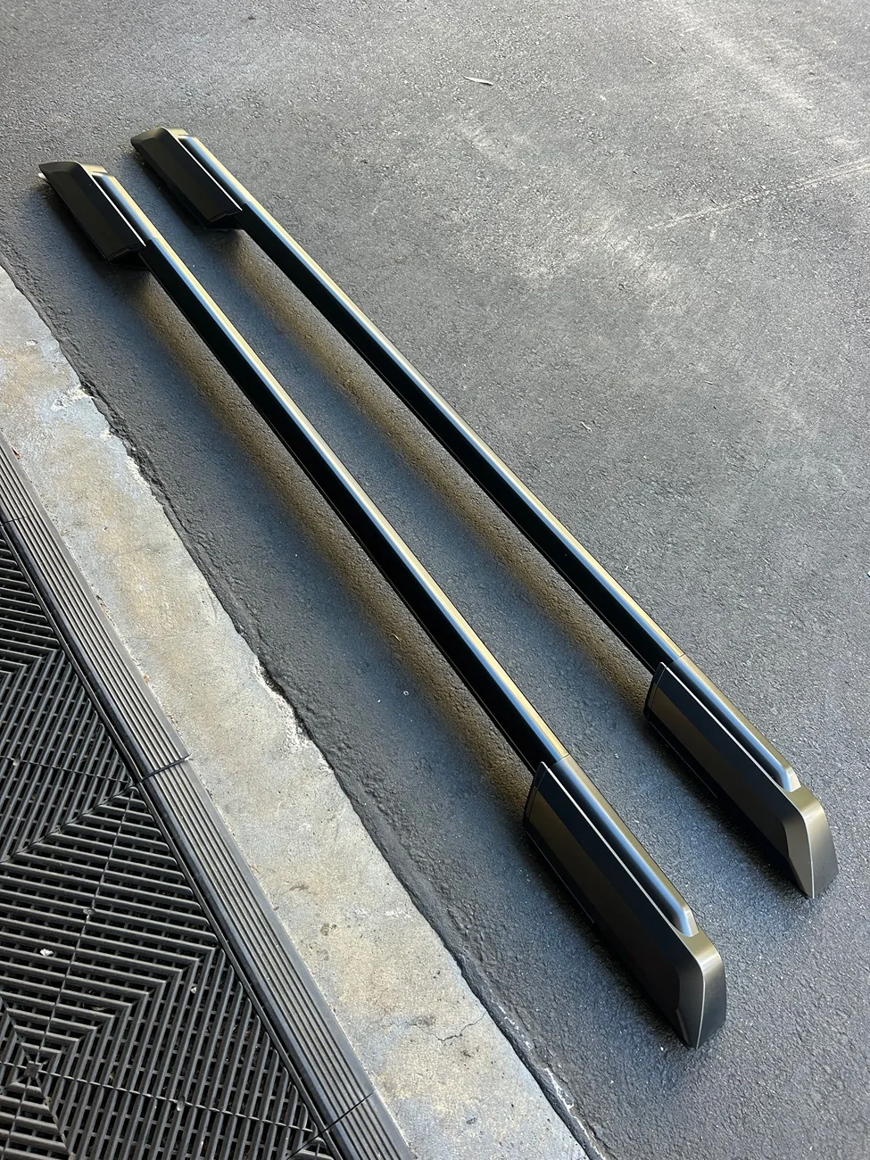 2025 4runner 6th gen OEM 2025 4Runner TRD Off-Road Black Roof Rails IMG_3677