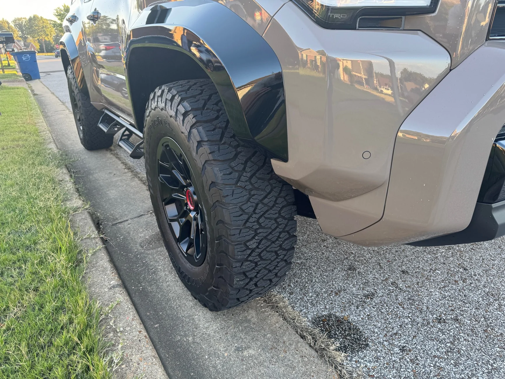 2025 4runner 6th gen 285/70/18 tires on TRD Pro (stock, no lift) looks perfect IMG_3391