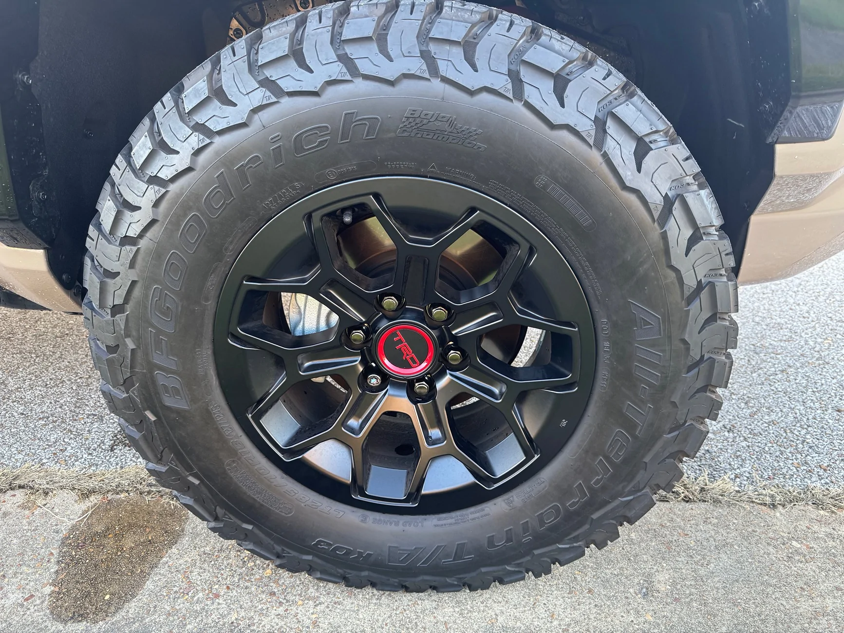 2025 4runner 6th gen 285/70/18 tires on TRD Pro (stock, no lift) looks perfect IMG_3392