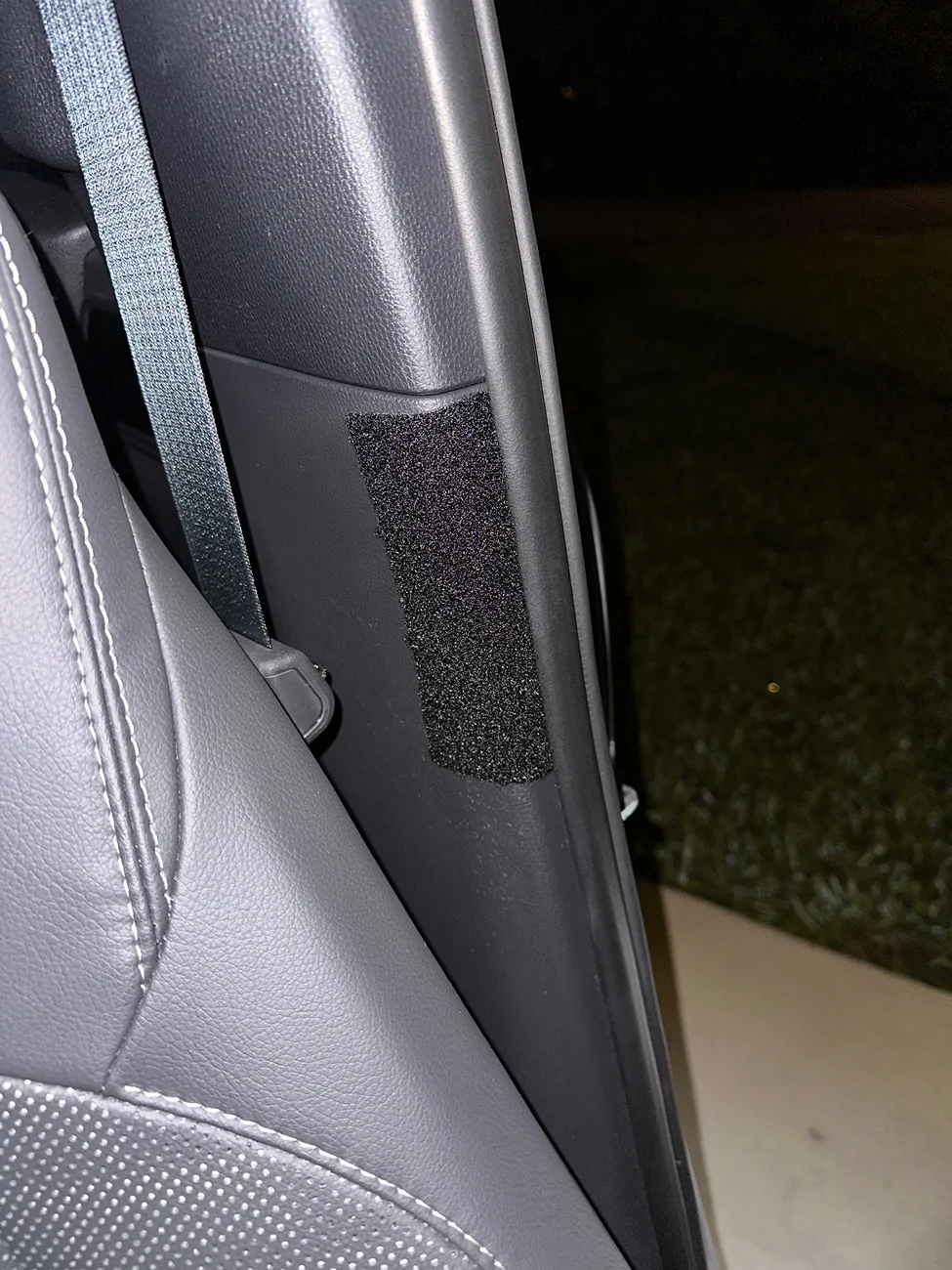 2025 4runner 6th gen Interior trim getting beat up from seat belt buckle and entering/exiting IMG_8047