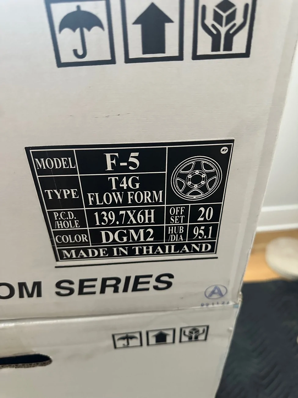 2025 4runner 6th gen Stealth Custom Series SCS F5 wheels, matte gunmetal, 17x8.5 and SCS Spline lugs IMG_3032