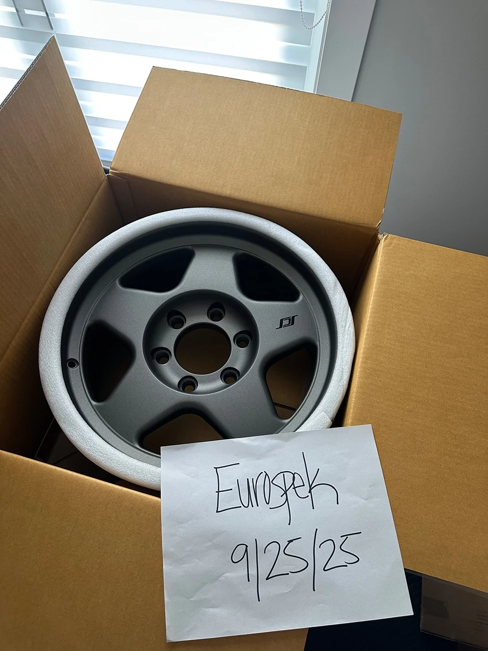 2025 4runner 6th gen Stealth Custom Series SCS F5 wheels, matte gunmetal, 17x8.5 and SCS Spline lugs IMG_3033