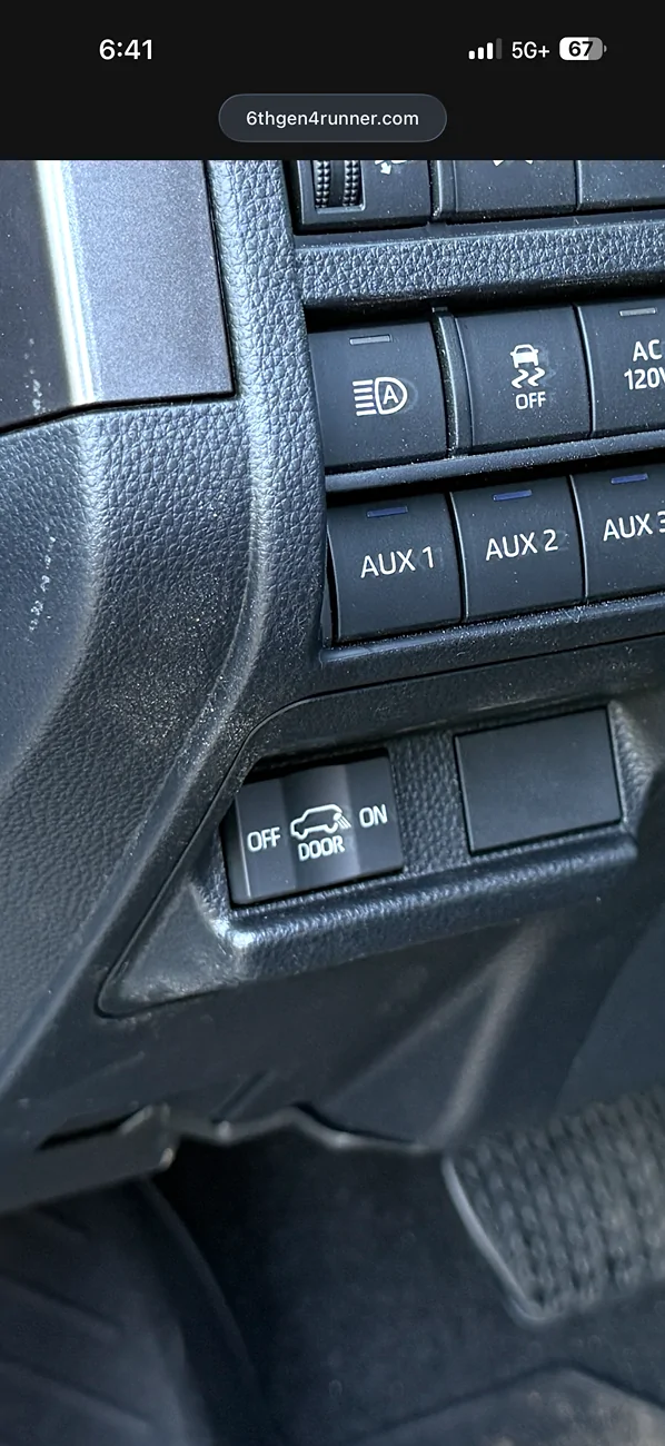 2025 4runner 6th gen Trailer Hitch Light Question IMG_1519