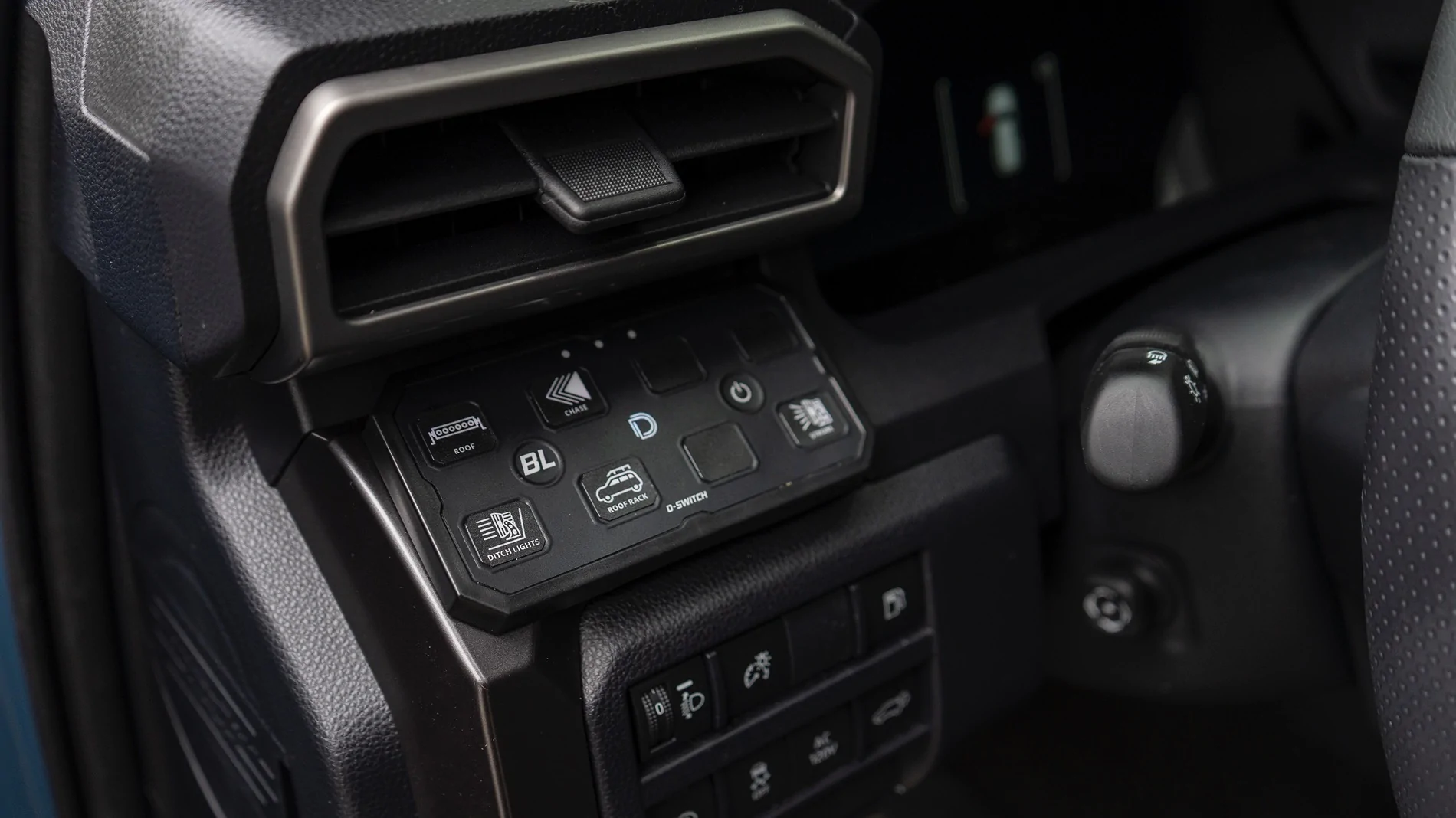 2025 4runner 6th gen Heritage Blue TRD Sport Premium, Prinsu Pro Roof Rack, Diode Dynamics SS5 Crosslink, SS3 Ditch Light Pods abc-100